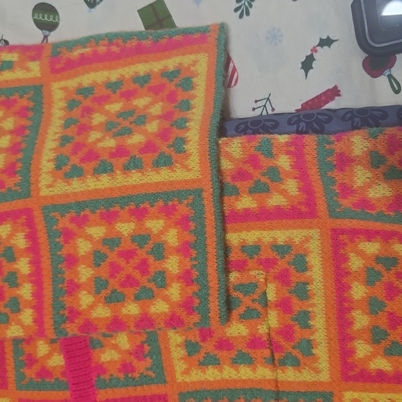 Colorful Geometric Patterned Cardigan - Picture 3 of 10